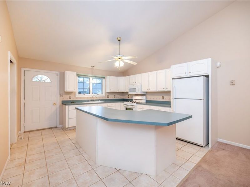 521 Wilcox Lane , Unit B, Austintown, OH 44515 Photo 9