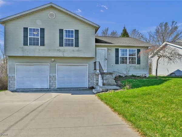 685 W Lake Street , Ravenna, OH 44266