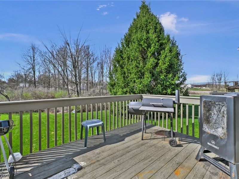 685 W Lake Street , Ravenna, OH 44266 Photo 4