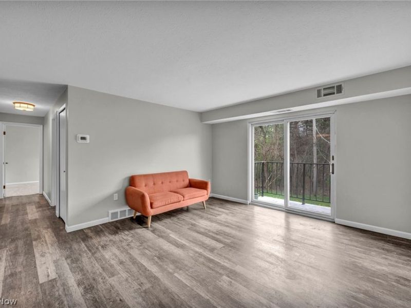 8583 N Akins Road , Unit 202, North Royalton, OH 44133 Photo 10