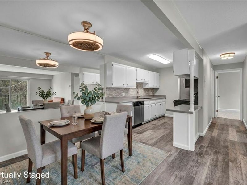 8583 N Akins Road , Unit 202, North Royalton, OH 44133 Photo 12