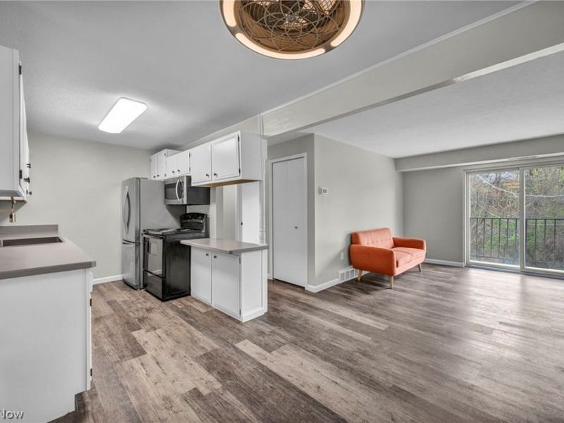 8583 N Akins Road , Unit 202, North Royalton, OH 44133 Photo 14