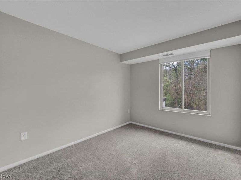 8583 N Akins Road , Unit 202, North Royalton, OH 44133 Photo 22