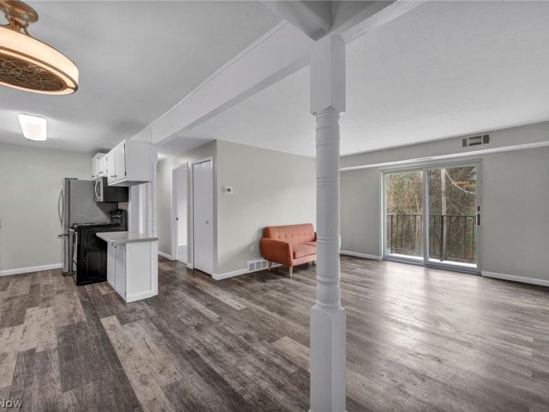 8583 N Akins Road , Unit 202, North Royalton, OH 44133 Photo 3