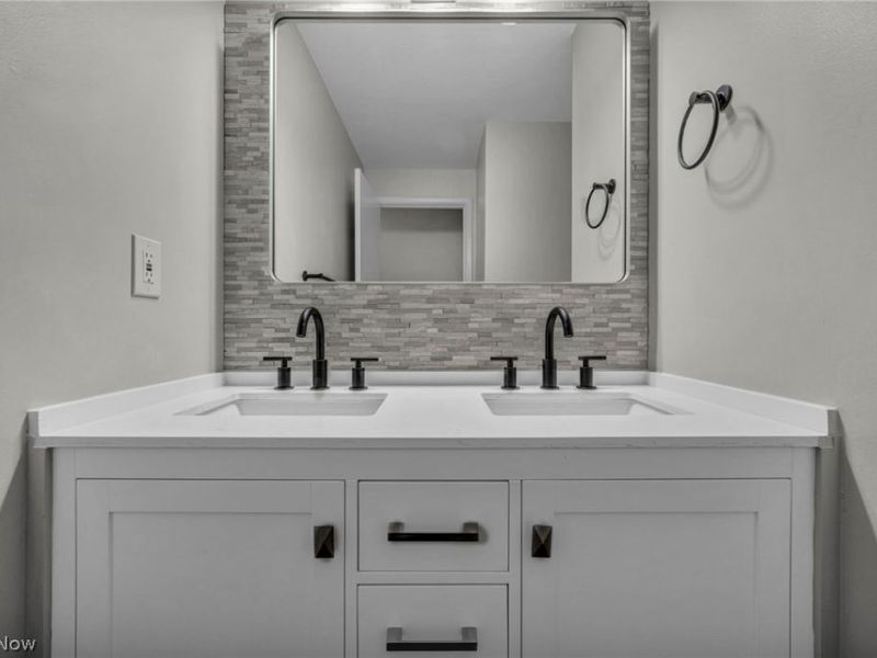 8583 N Akins Road , Unit 202, North Royalton, OH 44133 Photo 37