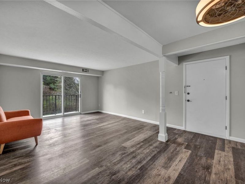 8583 N Akins Road , Unit 202, North Royalton, OH 44133 Photo 5