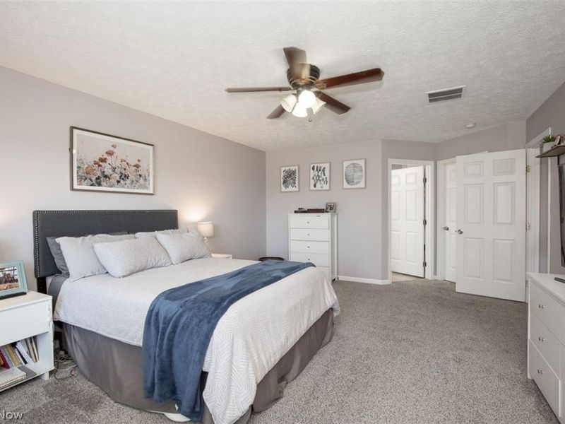 887 Woodfield Lane , Brunswick, OH 44212 Photo 18