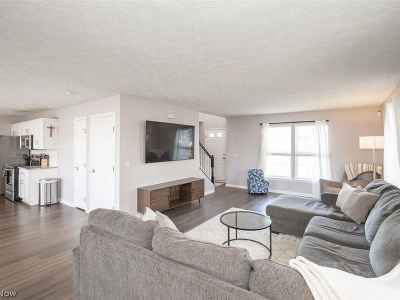 887 Woodfield Lane , Brunswick, OH 44212 Photo 2