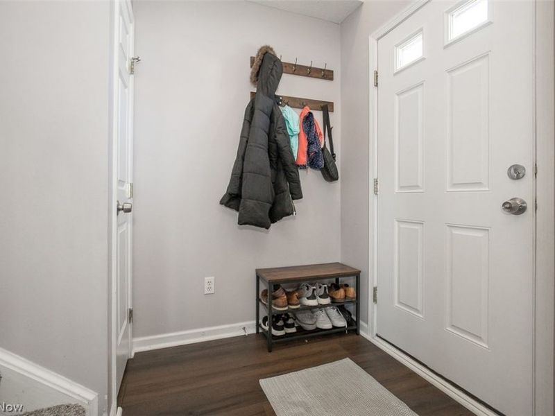 887 Woodfield Lane , Brunswick, OH 44212 Photo 3