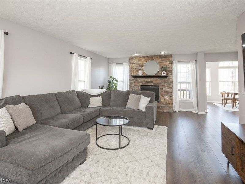 887 Woodfield Lane , Brunswick, OH 44212 Photo 5