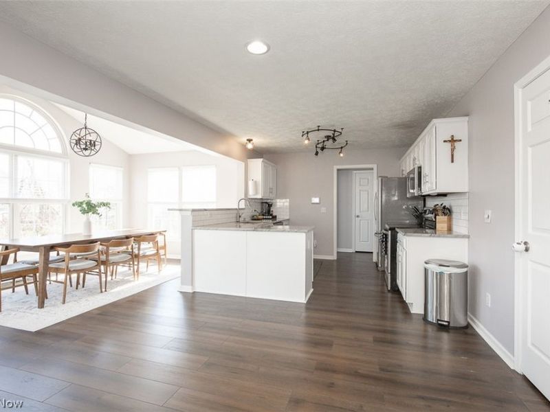 887 Woodfield Lane , Brunswick, OH 44212 Photo 6