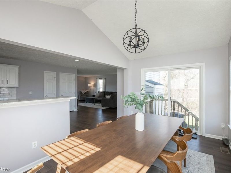 887 Woodfield Lane , Brunswick, OH 44212 Photo 7