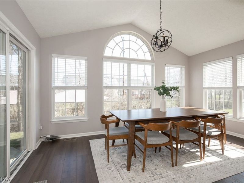 887 Woodfield Lane , Brunswick, OH 44212 Photo 8