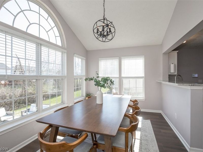 887 Woodfield Lane , Brunswick, OH 44212 Photo 9