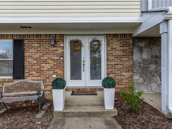 3631 Kenwood Drive , Uniontown, OH 44685