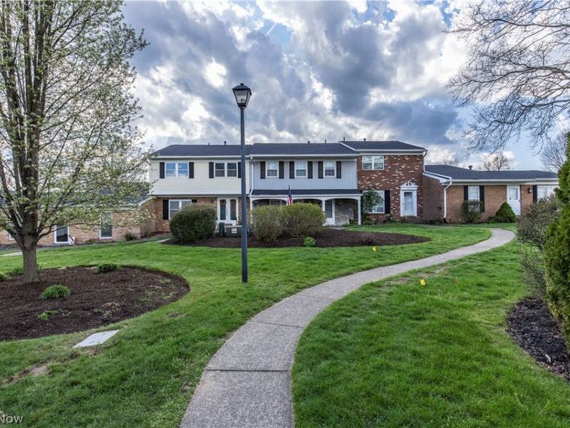 3631 Kenwood Drive , Uniontown, OH 44685 Photo 4