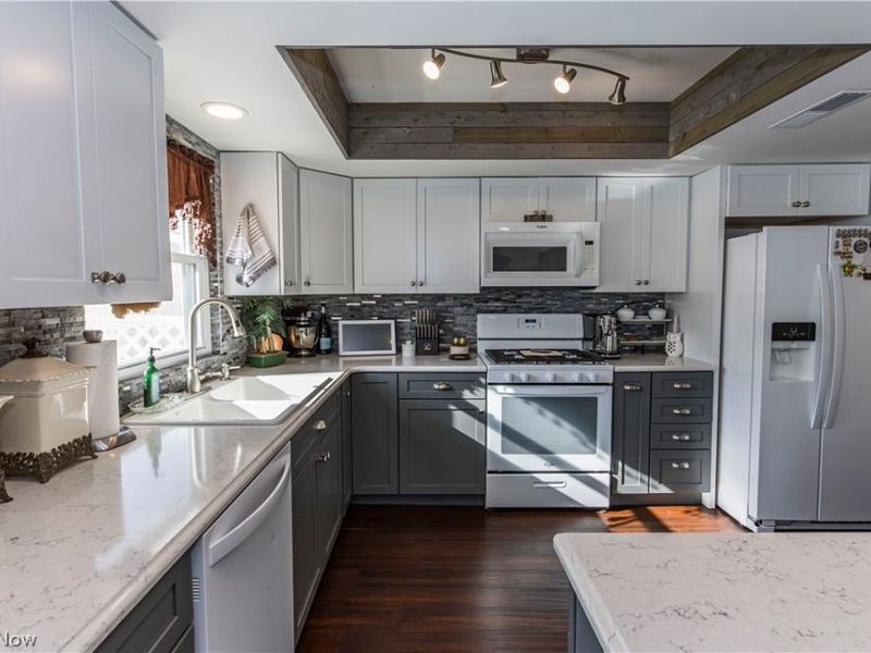 3631 Kenwood Drive , Uniontown, OH 44685 Photo 6