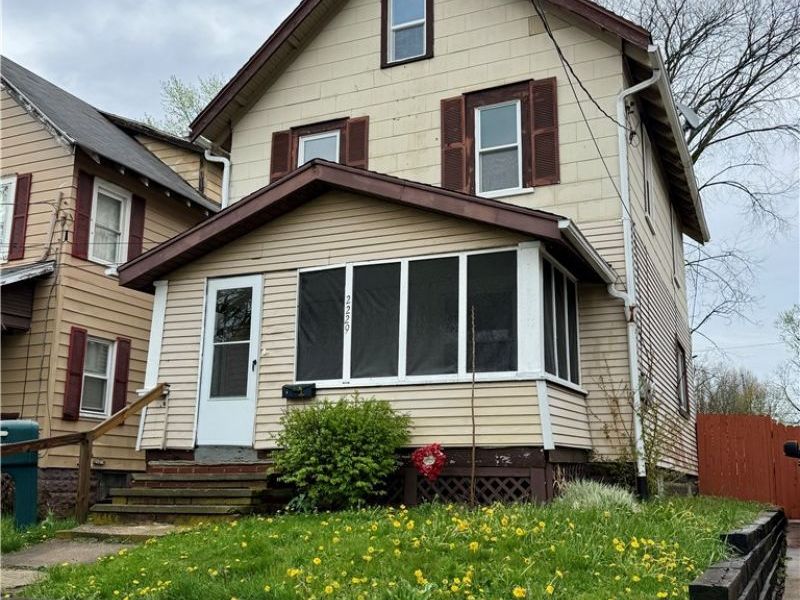 2229 25th Street SW, Akron, OH 44314 Photo 2