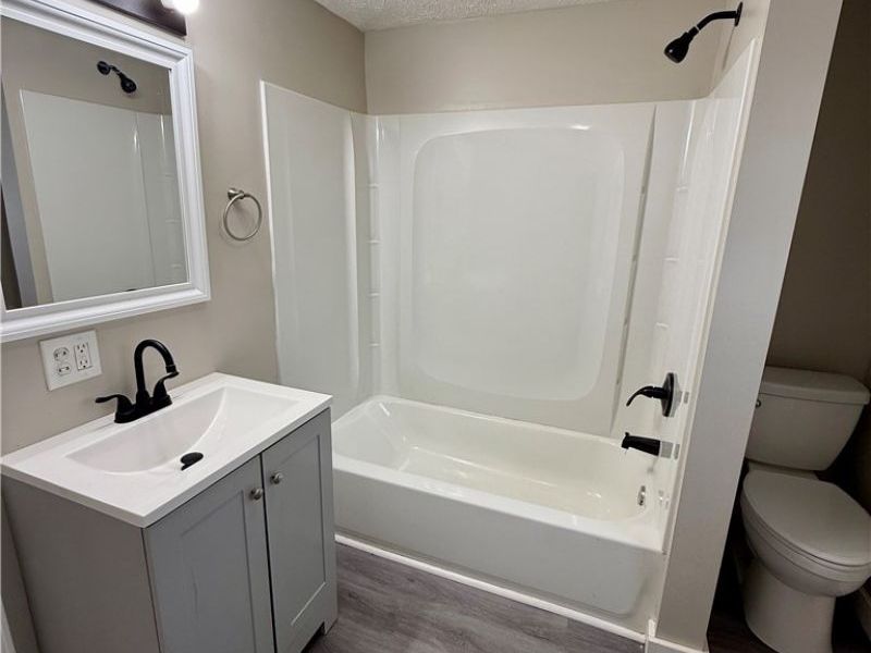 2229 25th Street SW, Akron, OH 44314 Photo 9