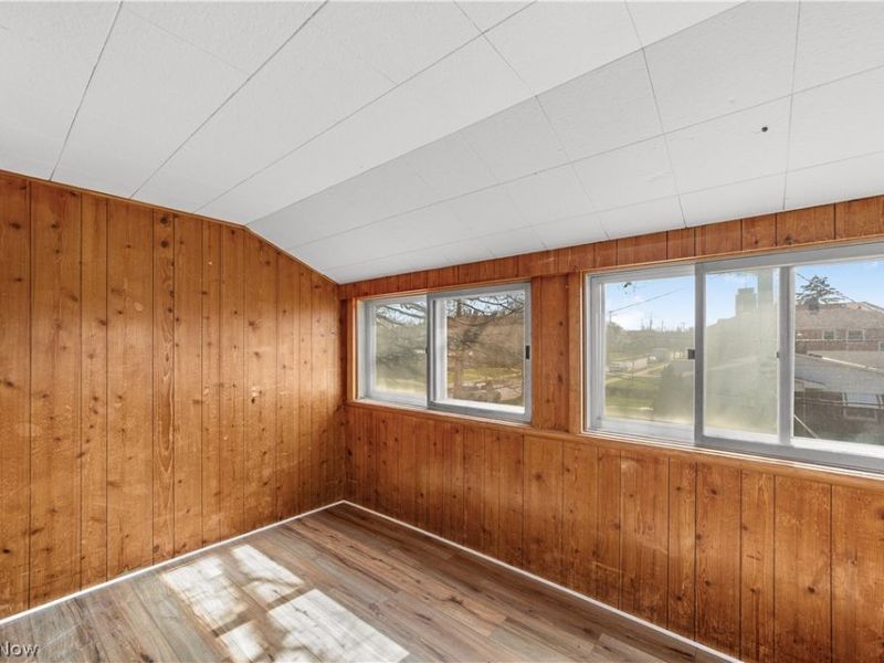 17904 Neff Road , Cleveland, OH 44119 Photo 13