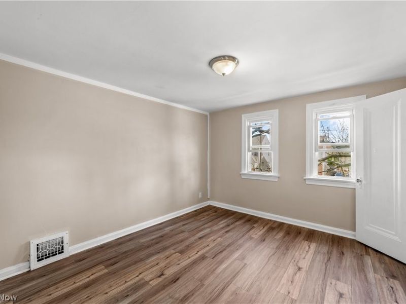 17904 Neff Road , Cleveland, OH 44119 Photo 14