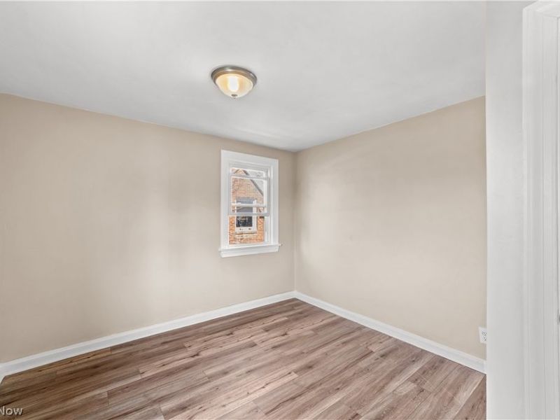 17904 Neff Road , Cleveland, OH 44119 Photo 18