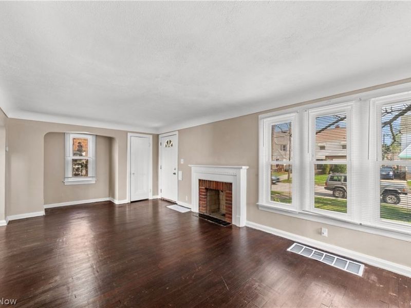 17904 Neff Road , Cleveland, OH 44119 Photo 3