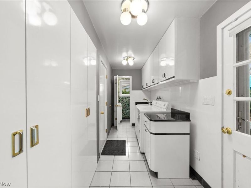 2050 Marshfield Road , Mayfield Heights, OH 44124 Photo 13