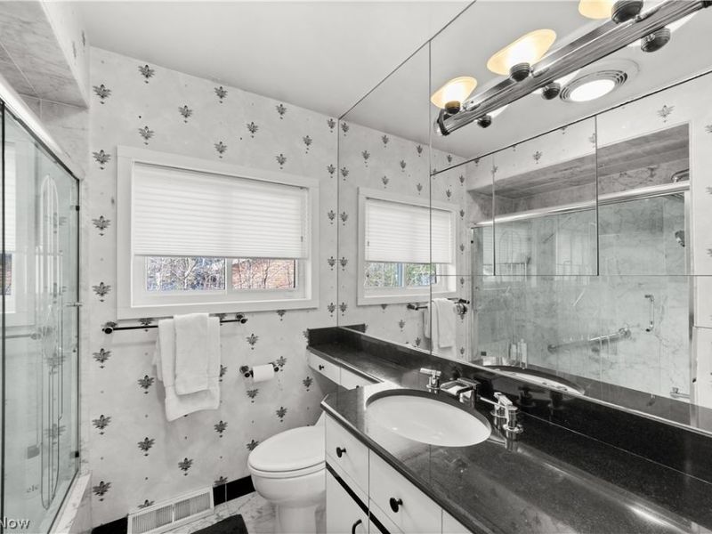 2050 Marshfield Road , Mayfield Heights, OH 44124 Photo 17