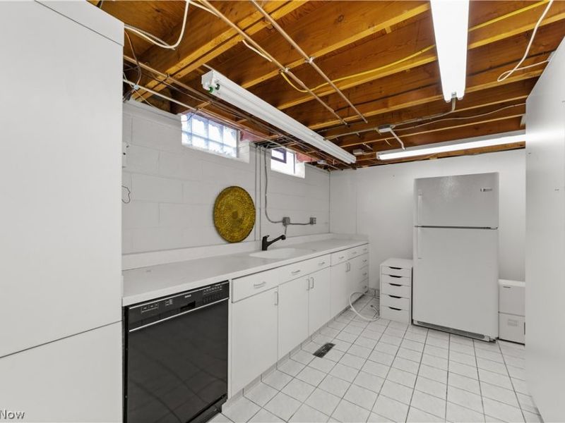 2050 Marshfield Road , Mayfield Heights, OH 44124 Photo 32