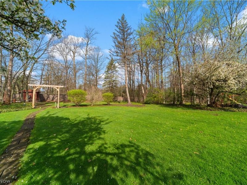 2050 Marshfield Road , Mayfield Heights, OH 44124 Photo 38