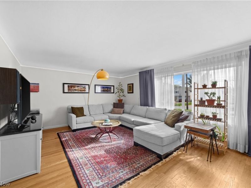 2050 Marshfield Road , Mayfield Heights, OH 44124 Photo 4