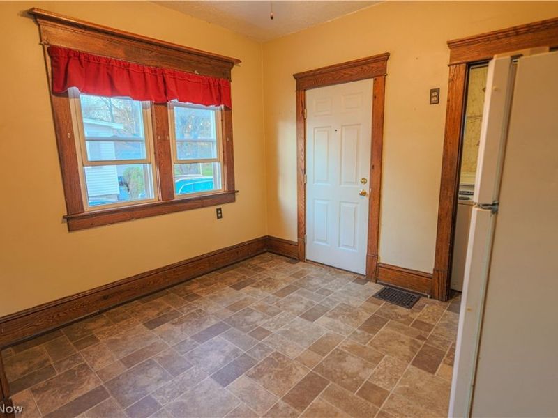 1118 N Chapel Street, Louisville, OH 44641 Photo 20