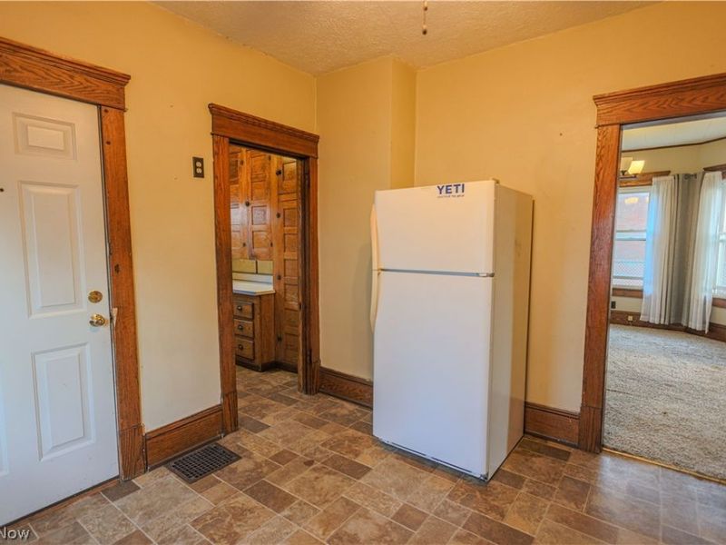 1118 N Chapel Street, Louisville, OH 44641 Photo 21