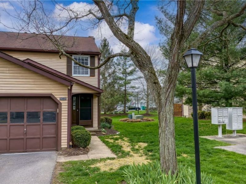 9648 E Idlewood Drive, Twinsburg, OH 44087 Photo 2