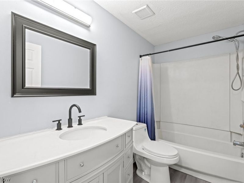 9648 E Idlewood Drive, Twinsburg, OH 44087 Photo 24