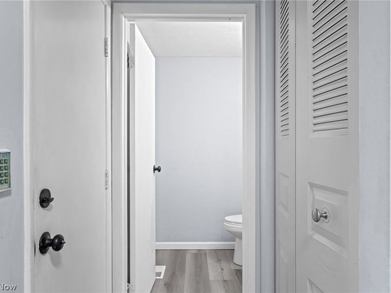 9648 E Idlewood Drive, Twinsburg, OH 44087 Photo 5