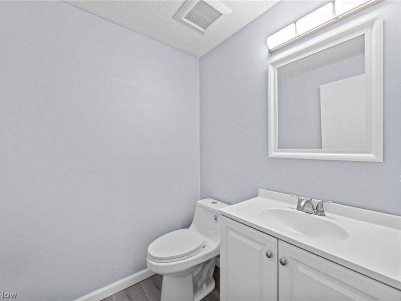 9648 E Idlewood Drive, Twinsburg, OH 44087 Photo 6