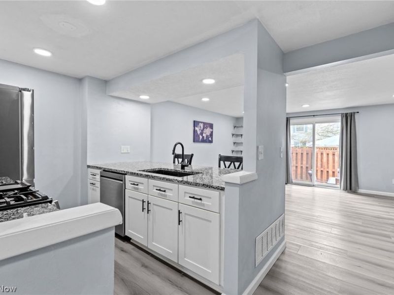 9648 E Idlewood Drive, Twinsburg, OH 44087 Photo 8