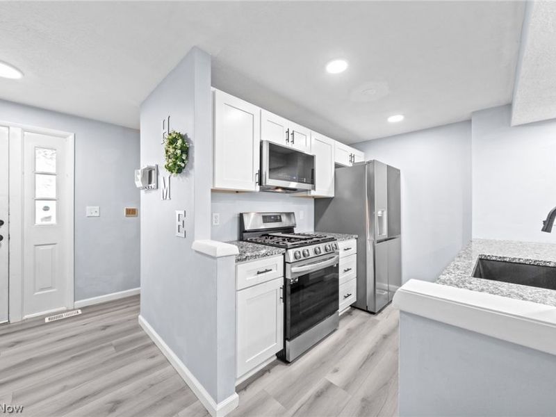 9648 E Idlewood Drive, Twinsburg, OH 44087 Photo 9