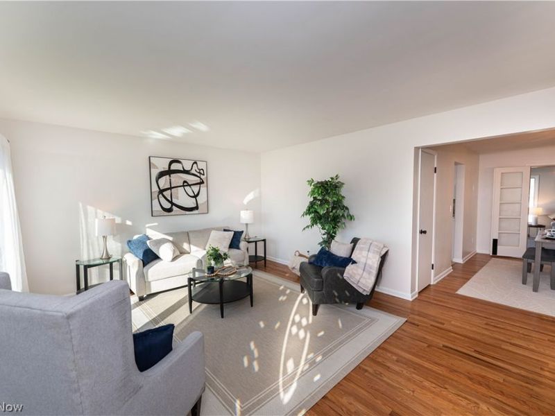 29459 Vinewood Drive , Wickliffe, OH 44092 Photo 2