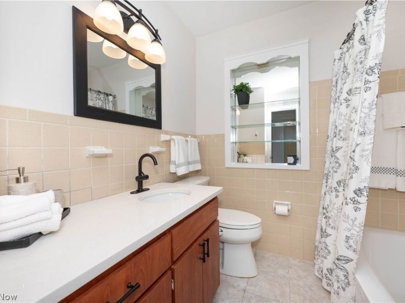 29459 Vinewood Drive , Wickliffe, OH 44092 Photo 21