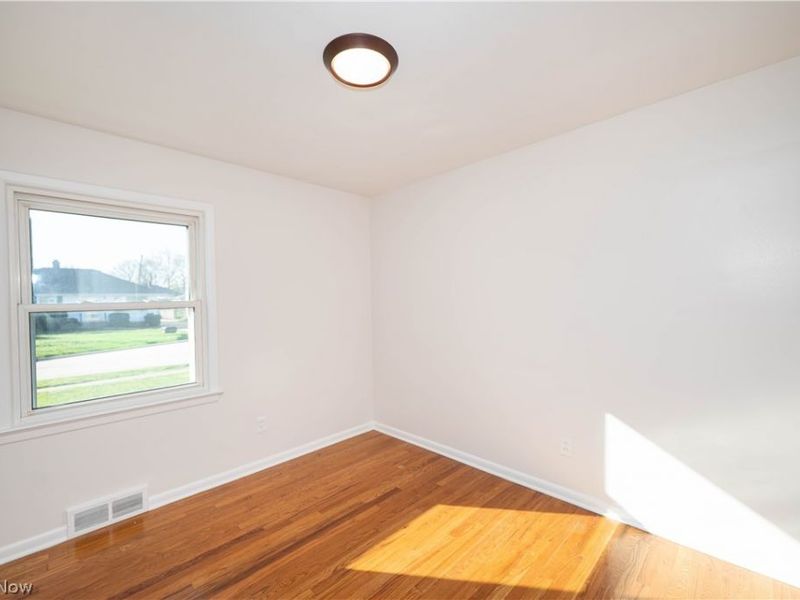 29459 Vinewood Drive , Wickliffe, OH 44092 Photo 22