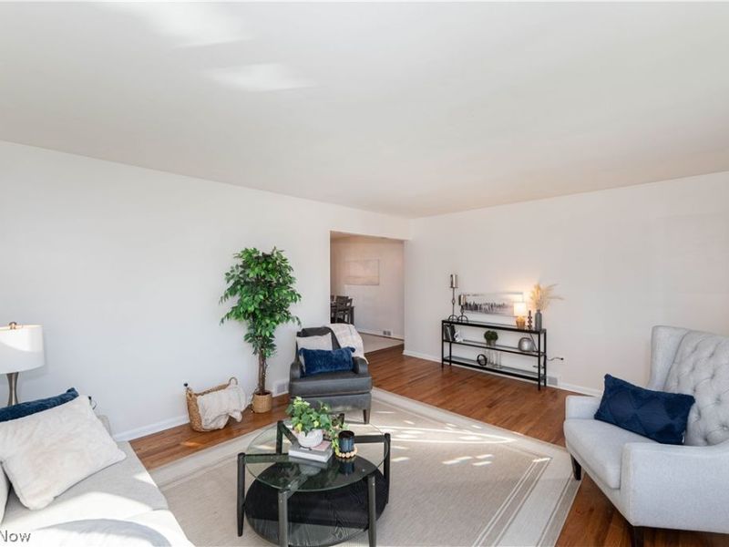 29459 Vinewood Drive , Wickliffe, OH 44092 Photo 4