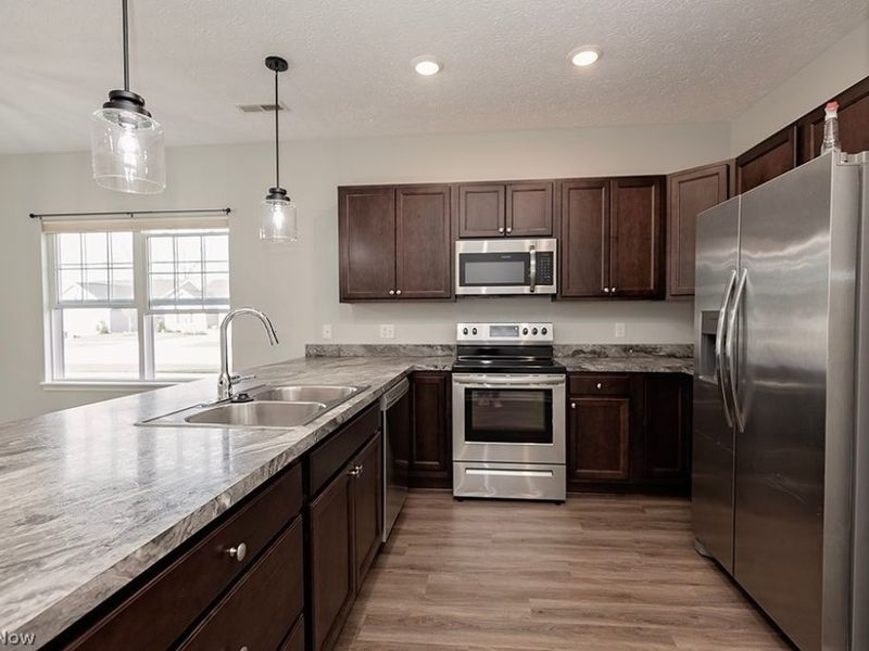 202 Silver Spring Circle , Elyria, OH 44035 Photo 6