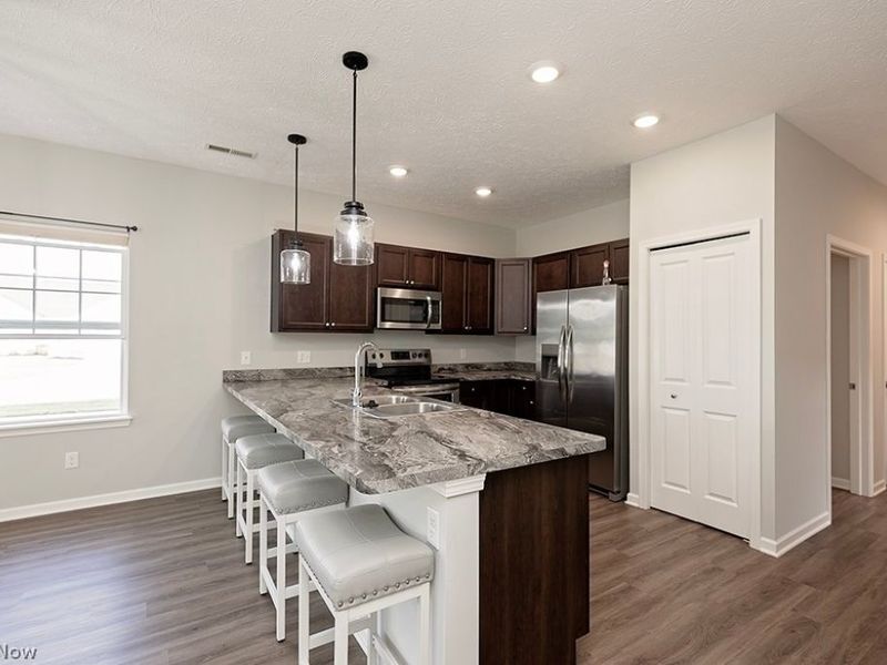 202 Silver Spring Circle , Elyria, OH 44035 Photo 8