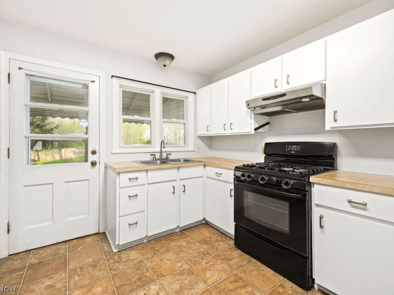 1400 Bailey Road , Cuyahoga Falls, OH 44221 Photo 6