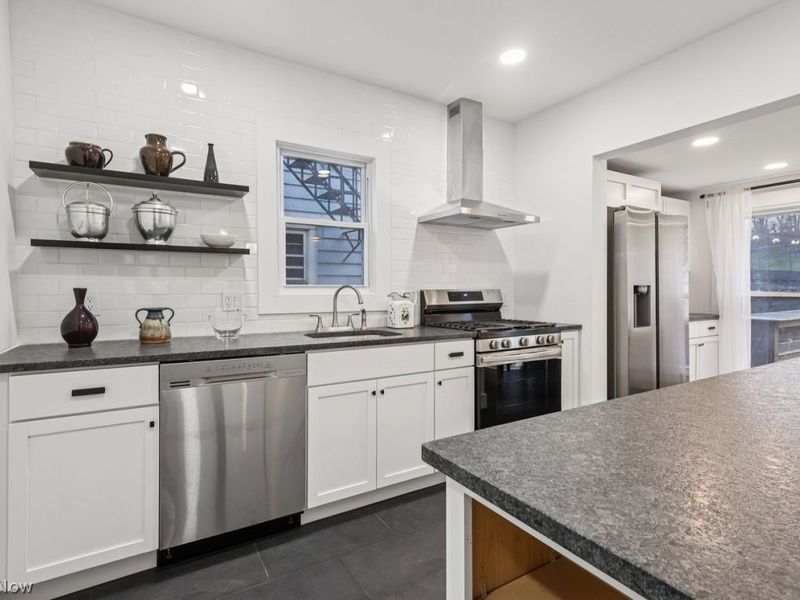 9605 Baltic Road , Cleveland, OH 44102 Photo 11