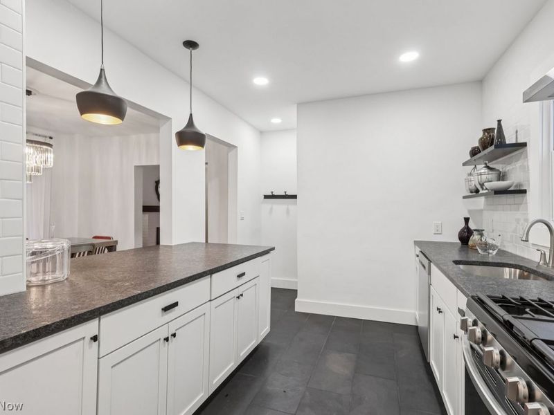 9605 Baltic Road , Cleveland, OH 44102 Photo 12