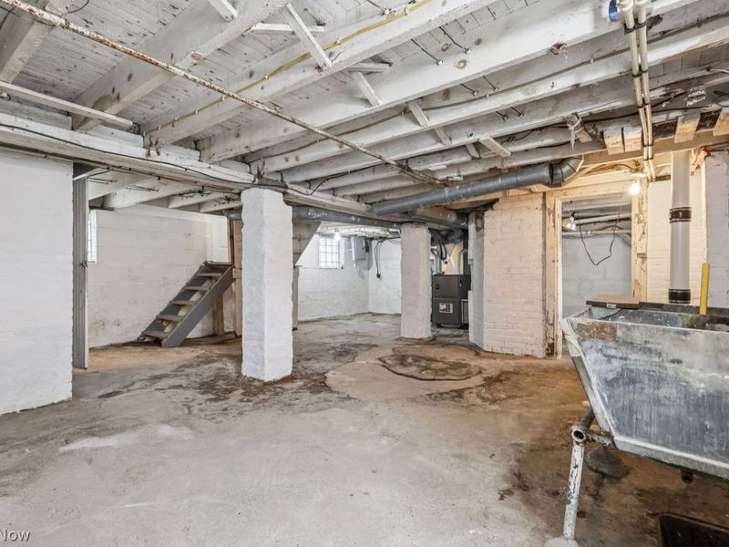 9605 Baltic Road , Cleveland, OH 44102 Photo 32